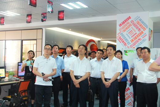 天津市西青區(qū)區(qū)委書(shū)記周家彪一行蒞臨訊網(wǎng)網(wǎng)絡(luò)參觀取經(jīng) 天津市西青區(qū)區(qū)委書(shū)記周家彪一行蒞臨訊網(wǎng)網(wǎng)絡(luò)參觀取經(jīng)